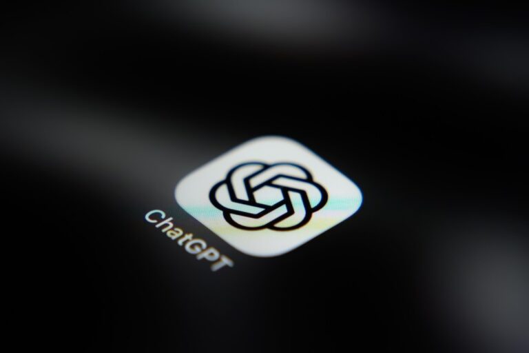 ChatGPT Adds New Chat-Locking Feature Secured With PIN or Biometrics