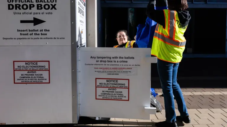US Midterm Early Voting Surges Past 39 Million Ballots